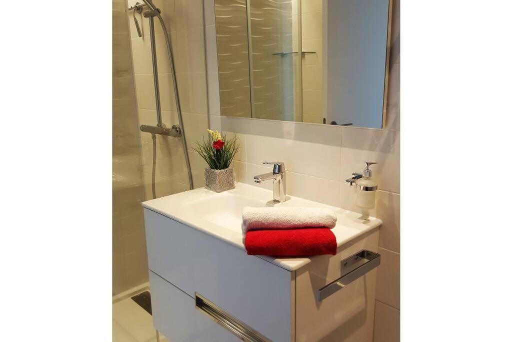 Modern Apartment With Stunning Sea View Cala Millor  Εξωτερικό φωτογραφία